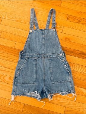 Top Shop Denim Short Overalls in Light Blue Distressed - size 4
